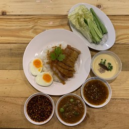 Set 2 ข้าวสันคอหมูทอด+ไข่ต้ม พร้อมน้ำพริกและไข่ตุ๋น