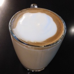 ลาเต้ร้อน (Hot Latte)