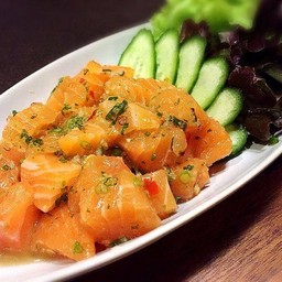 สลัดยำปลาแซลมอน