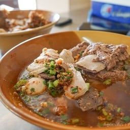 ก๋วยเตี่ยวหมูต้มยำ รสเจ็บ สาขา ถ.บุญโยง จ.ลำปาง