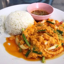 ผงกะหรี่กุ้ง+หมึกราดข้าว