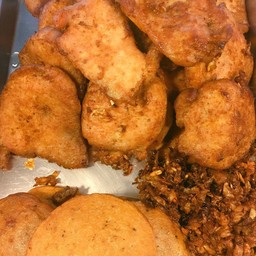 หมูทอดกระเทียม