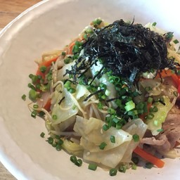 ราเมนผัดแห้งหมู