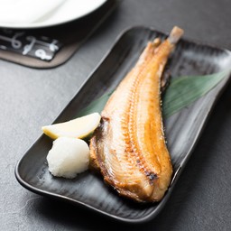 ปลาฮอกเกะย่างเกลือ