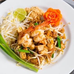 ผัดไทยกุ้งสด
