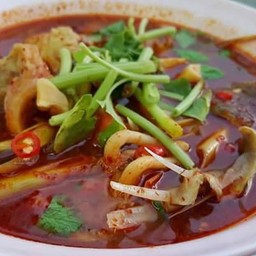 ต้มยำหัวปลากับเนื้อปลา