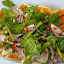 ยำไข่เค็ม