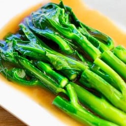 คะน้าฮ่องกงผัดเต้าหู้นำ้มันหอยเจ