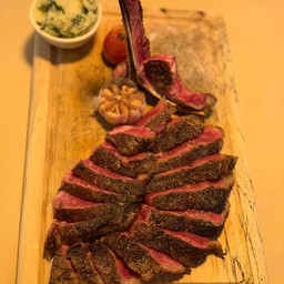 เป็นร้านที่กริลด์ได้อร่อยมาก หนังมีความกรอบหอมและอร่อยมาก 