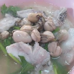 ข้าวต้มปลากับหอยนางรม