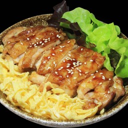 D18 ข้าวหน้าไก่ซีอิ้ว