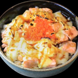 D6 ข้าวหน้า แซลมอนเบิร์นชีส (L)