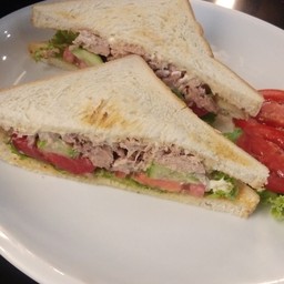 แซนด์วิชทูน่า (Tuna Sandwich)