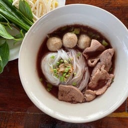 ก๋วยเตี๋ยวเรือสายรุ้ง