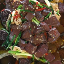 ผัดเลือดหมู