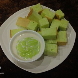 ขนมปังนึ่งสังขยาใบเตย