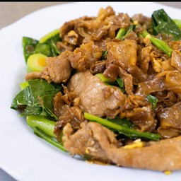 ราดหน้ายอดผักเอ็มไพร์ ตากสิน21