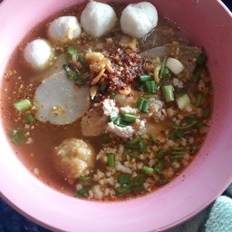 ก๋วยเตี๋ยวหมูต้มยำ,เย็นตาโฟ
