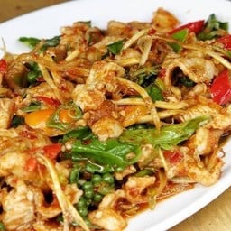 จระเข้ผัดขี้เมา