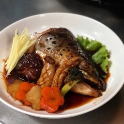 หัวปลาแซลมอลต้มซีอิ้ว