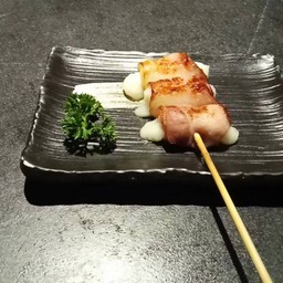 Mochi Becon (โมจิห่อเบคอนย่าง)