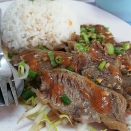 ข้าวหน้าเนื้อใจเสือ