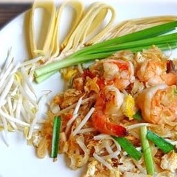 ผัดไทยกุ้งสด
