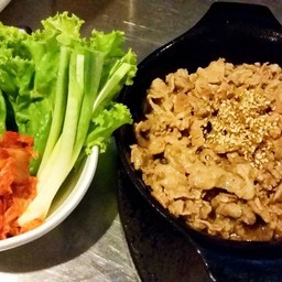 Purukogi Teppan (เนื้อหมักกะทะร้อน)