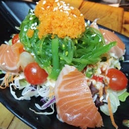 สลัดยำแซลมอนสไปซี่ salad salmon spicy wasabi