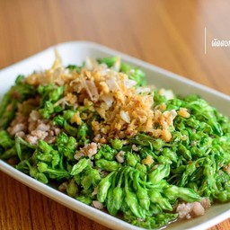 ผัดดอกขจรหมูสับ
