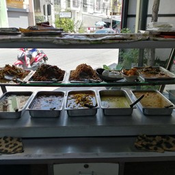 กระบี่ แกงใต้ ขนมจีนน้ำยา