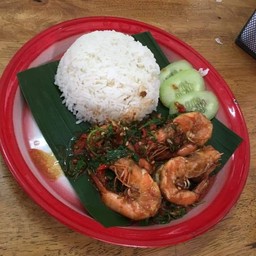 ผัดกะเพราถาดกุ้ง