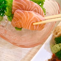 Salmon Sashimi 