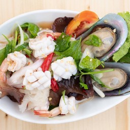 ยำรวมมิตรทะเล