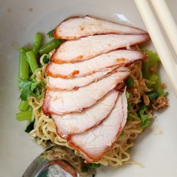 บะหมี่เกี้ยวหมุแดงเจ้าเก่าบางบัวทอง