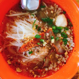 เส้นเล็กหมูต้มยำ