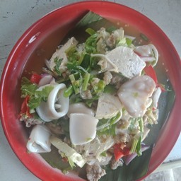 ยำหมูยอปลาหมึก