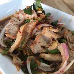 น้ำตกหมู