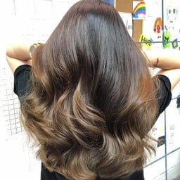https://www.facebook.com/Suay-salon-1875740175983693/