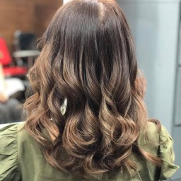 https://www.facebook.com/Suay-salon-1875740175983693/