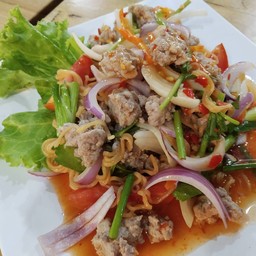 ยำมาม่าหมูสับ