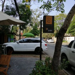Dance Bakery & Cafe BKK1