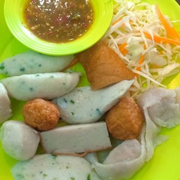 ลูกชิ้นปลารวมลวกจิ้ม