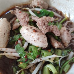 ก๋วยเตี๋ยวหมูน้ำตกป๋านพ