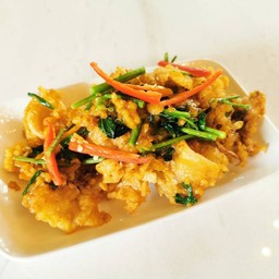 ปลาหมึกผัดไข่เค็ม
