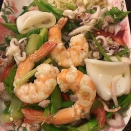 ยำก้านคะน้า