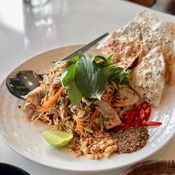 ยำหัวปลี อร่อยดี แต่ออกหวานไปหน่อย