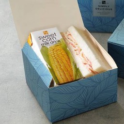 สแน็คบ็อกซ์ Set AA1 แซนวิชปูอัด + น้ำนมข้าวโพด