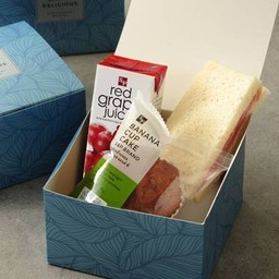 สแน็คบ็อกซ์ Set B2 แซนวิชปูอัด + เค้กกล้วยหอม + น้ำนมข้าวโพด