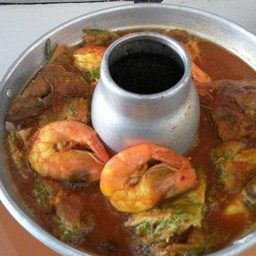 แกงส้มชะอมกุ้งสดหม้อไฟ